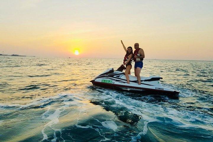 Tour du monde en jet ski à 50 minutes de La Mer