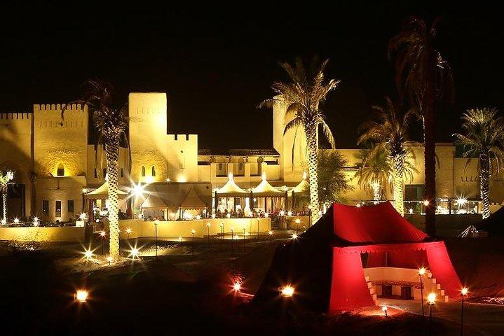 Expérience de dîner dans le désert arabe du Sahara avec transport au départ de Dubaï