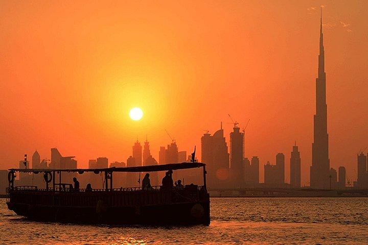 Coucher de soleil à Dubaï - Visite d'Abra (bateau traditionnel en bois) de 60 minutes