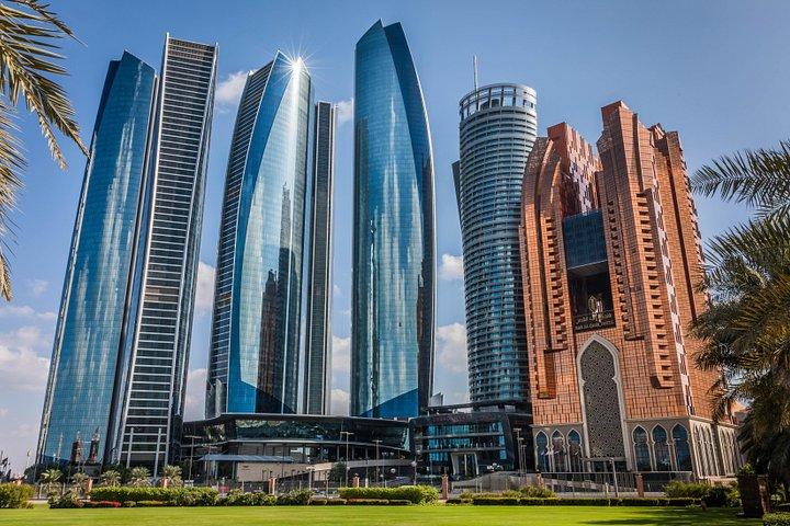Visite de la ville d'Abu Dhabi en base de partage d'une journée complète au départ de Dubaï