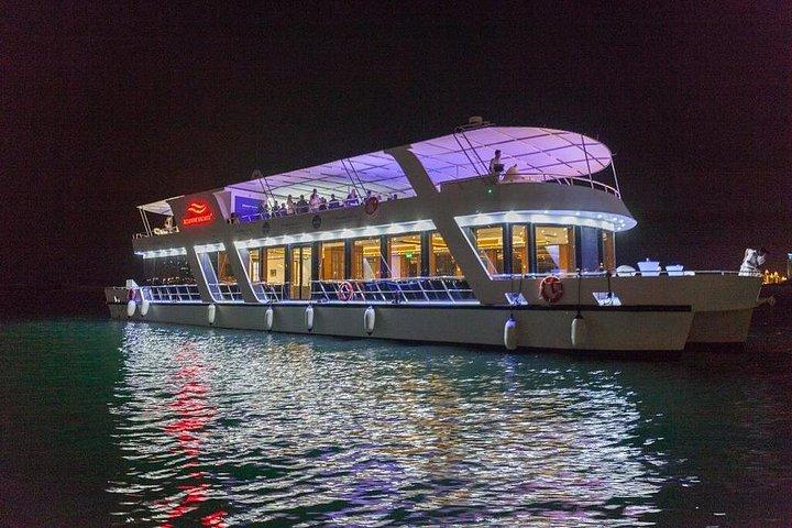 Croisière en verre dans la marina de Dubaï avec dîner 5 *
