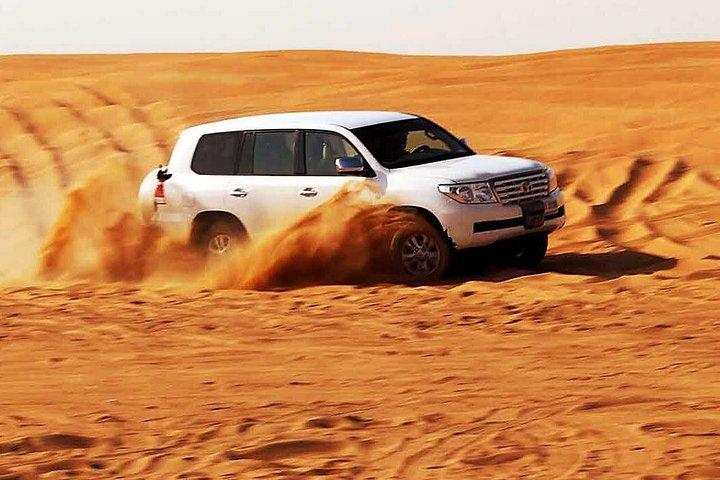Safari privé dans le désert de Dubaï et expérience de camping en 4x4 Dune Bashing