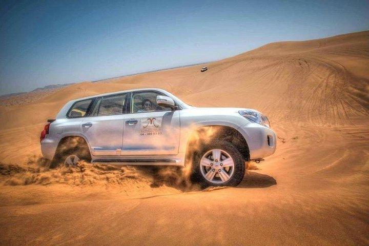 Safari dans le désert des dunes rouges de Dubaï avec dîner barbecue