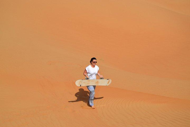 Safari au lever du soleil exclusif dans le désert avec embarquement de sable à bord de chameau Dune Bashing