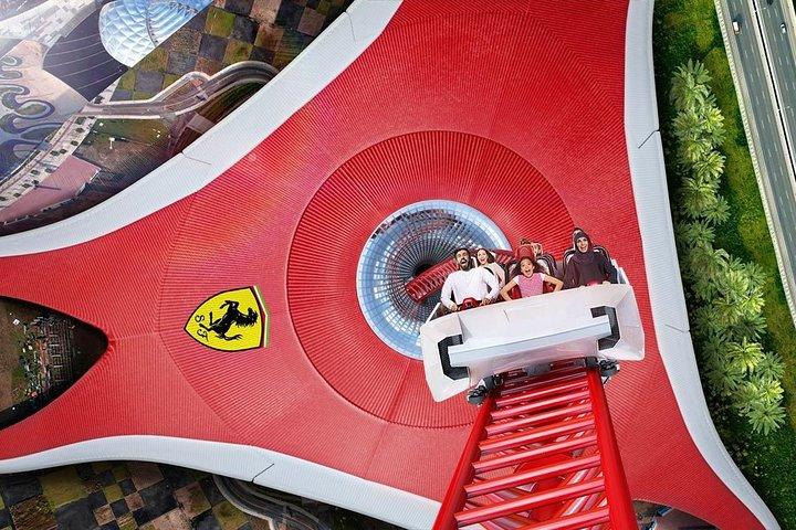 Ferrari World AD / Expérience amusante et époustouflante illimitée