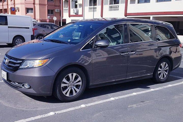 Voiture / Minivan de luxe 8 places avec chauffeur - Demi / journée complète à Dubaï UNIQUEMENT