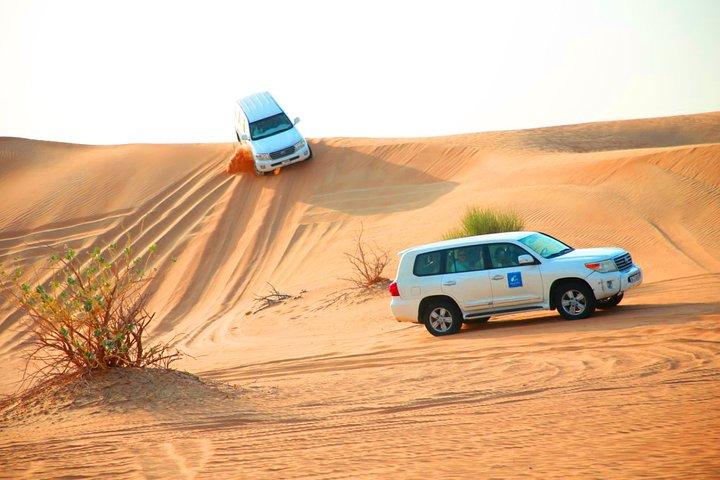 Dubai Desert Safari avec 4x4 Dune Bashing et dîner barbecue