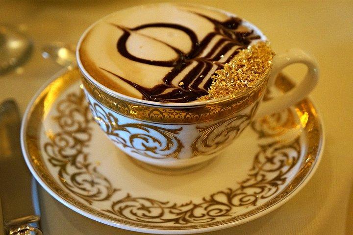 La mosquée Sheikh Zayed d'Abu Dhabi avec un goûter à l'Emirates Palace
