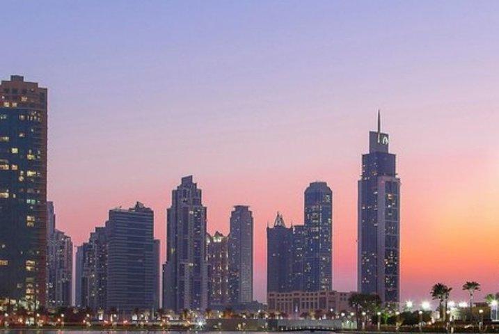 Dubaï la nuit avec billets pour Burj Khalifa et dîner à 3 plats