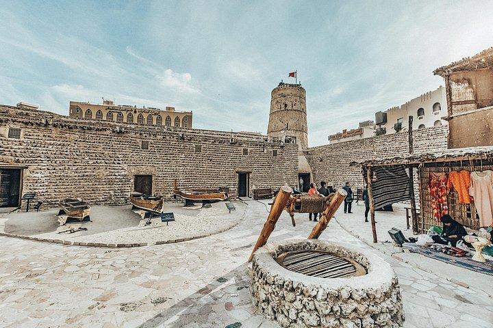 Visite privée de l'histoire et de la culture de Dubaï avec le musée de Dubaï, Al Shindagha et les souks