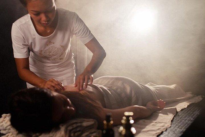 Versace Diamond and Gold Royal Hammam Journey