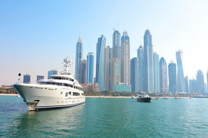 Incroyable visite en yacht de luxe de la marina de Dubaï avec petit-déjeuner