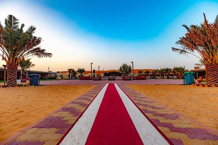 Safari dans le désert en soirée à Dubaï et camp avec dîner