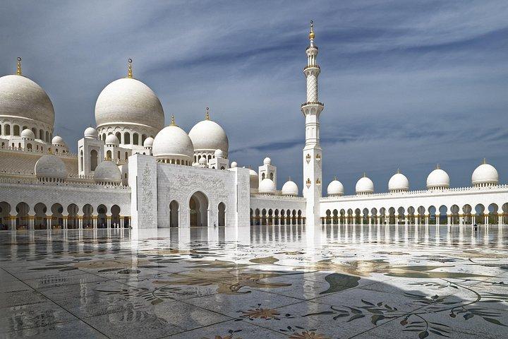 Visite du musée du Louvre d'Abu Dhabi et de la grande mosquée au départ de Dubaï