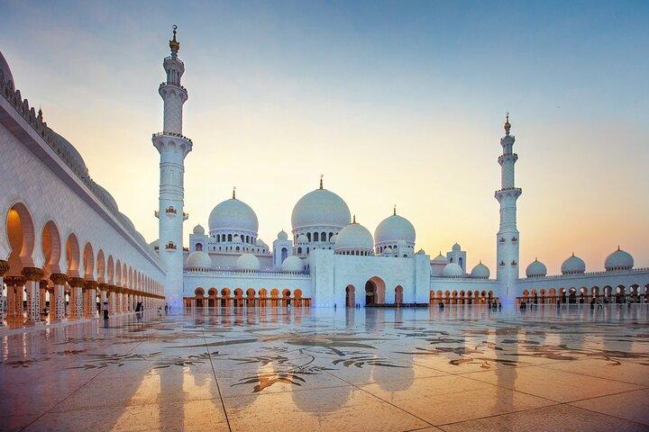Visite privée d'une demi-journée de la grande mosquée Sheikh Zayed et du musée du Louvre à Abu Dhabi