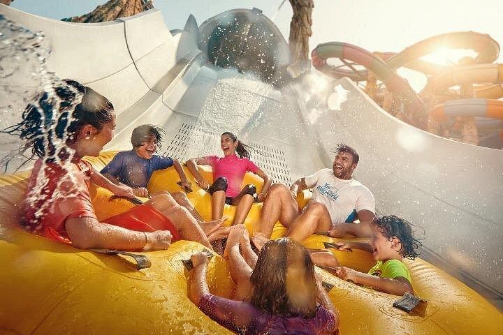 Visite de la ville d'AbuDhabi avec le billet Yas WaterWorld au départ de Dubaï
