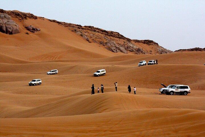 Matin palpitant Dune bashing, embarquement et balade à dos de chameau