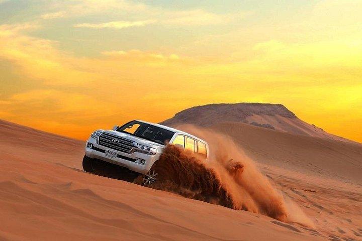 Safari dans le désert de Dubaï au lever du soleil