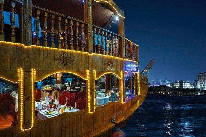 Dîner croisière en boutre sur la crique de Dubaï