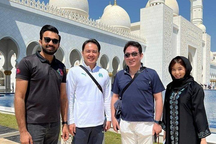 Mosquée SZ avec visite privée de Ferrari World et Warner Brother