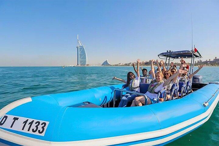 Expérience incroyable de 90 minutes en hors-bord sur les côtes de Dubaï