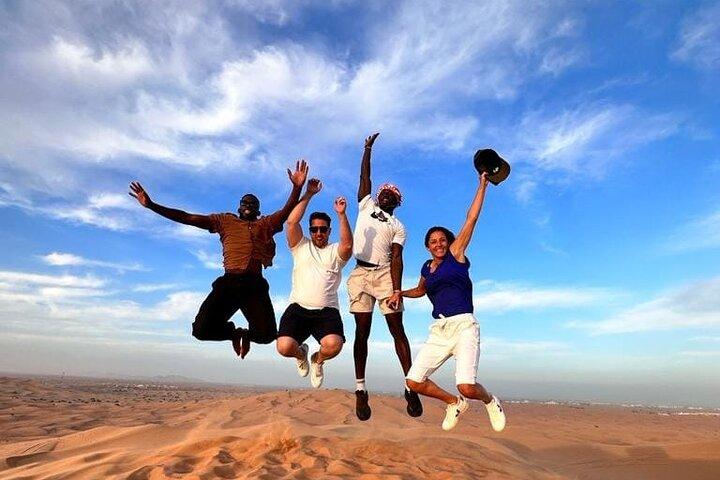 Safari en soirée dans le désert de Dubaï avec dîner, balade à dos de chameau et spectacle
