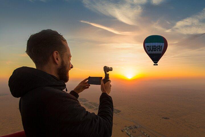 Dubaï : Safari nocturne dans le désert et montgolfière au lever du soleil