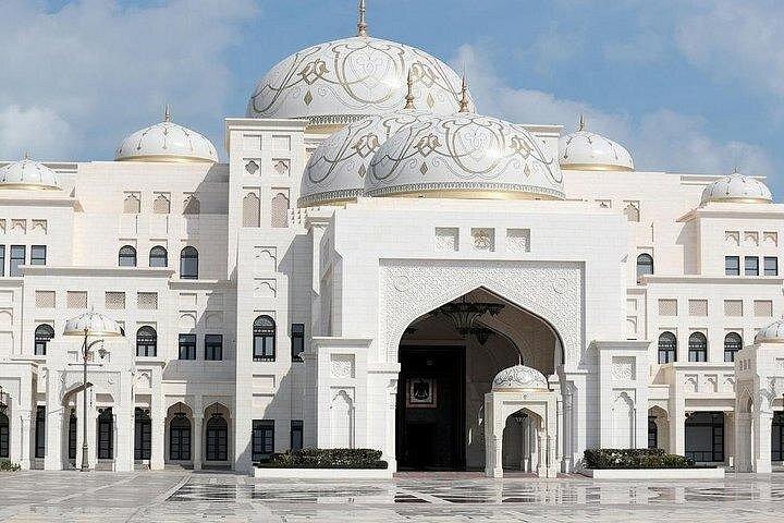 Visite privée d'Abu Dhabi Qasr Al Watan et du musée du Louvre au départ de Dubaï
