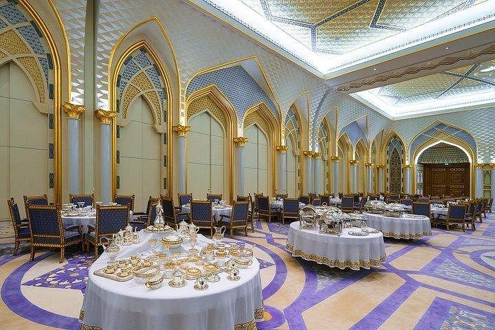 Visite privée de Qasr Al Watan et de la mosquée Sheikh Zayed au départ de Dubaï