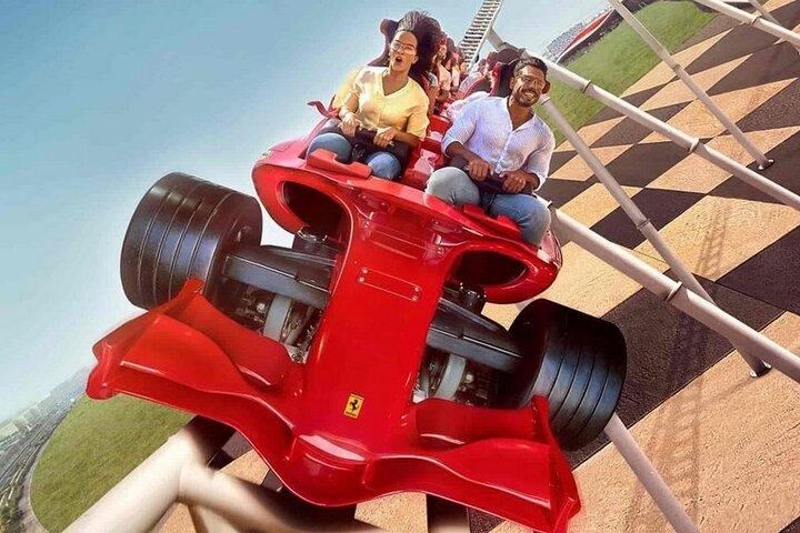 Excursion d'une journée complète avec billet Ferrari World à Abu Dhabi