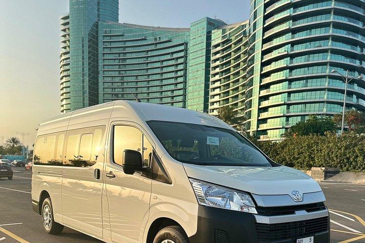 Location de mini bus privé avec chauffeur à Dubaï