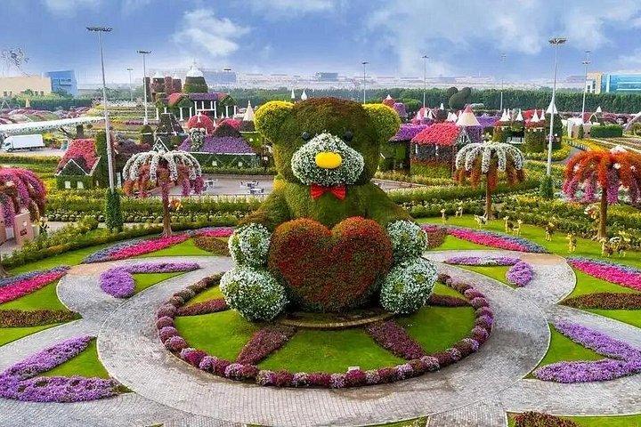 Visite privée du village mondial et du jardin miracle