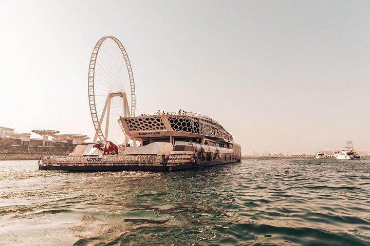 5 heures de célébration du Nouvel An sur le Mega Yacht Dubai