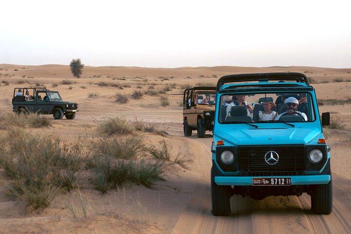 Safari du patrimoine en soirée à Al Khayma à Dubaï dans une Mercedes vintage