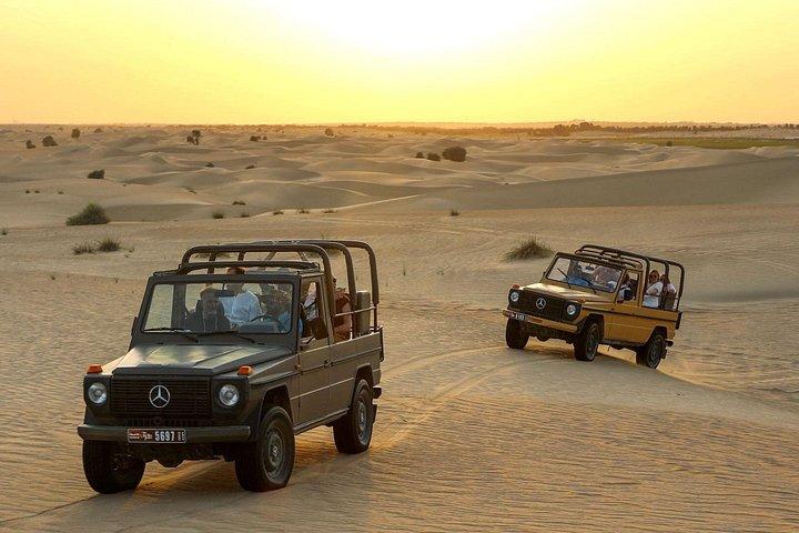 Safari matinal vintage en classe G dans l'oasis d'Al Marmoom à Dubaï