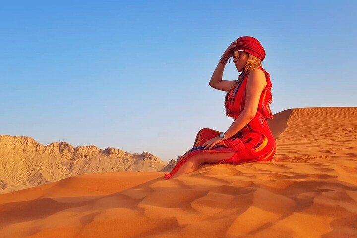 Safari dans les dunes rouges de Dubaï à Al Khayma en petit groupe avec dîner