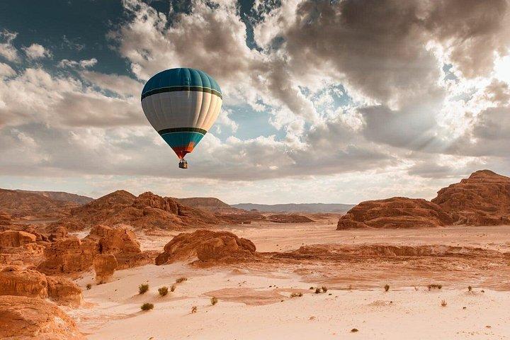 Vol en montgolfière à Dubaï avec transport et petit-déjeuner gratuits