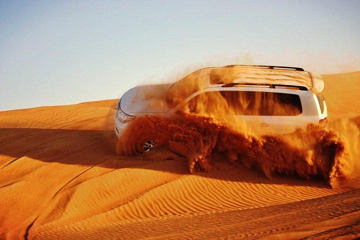 Dubaï Desert Safari 4x4 Dune Bashing, spectacles et dîner barbecue