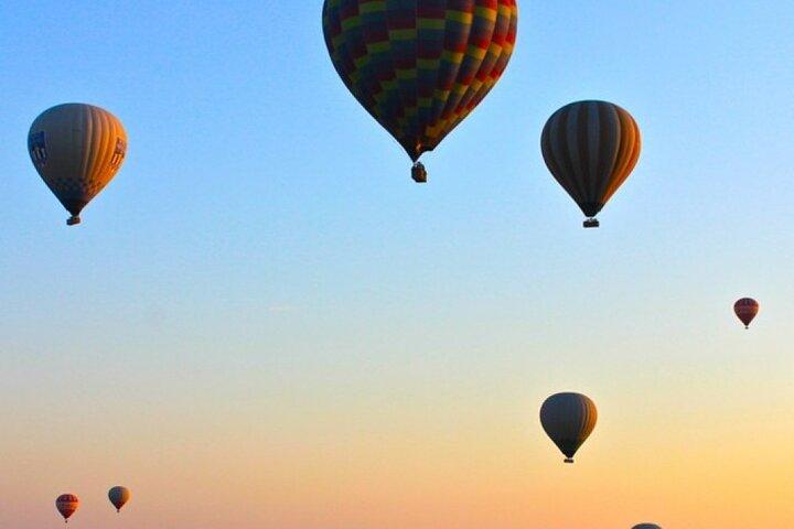 Voyage dans le désert et en montgolfière de Dubaï Profitez avec nous