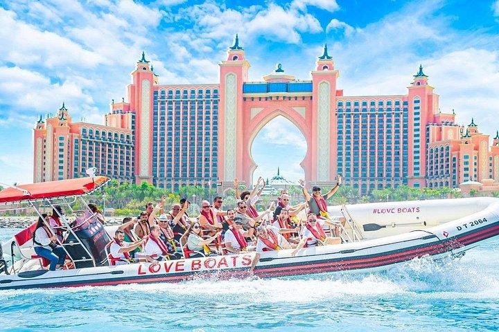 Visite amusante d'adrénaline par Love Boats à la marina de Dubaï