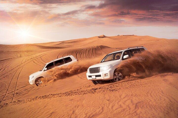 Visite privée du désert de Dubaï en 4x4, balade en quad de 30 minutes, balade à dos de chameau