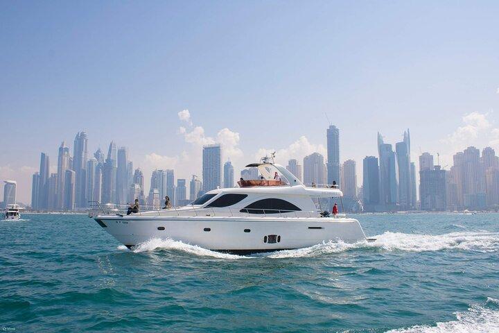 Visite privée de 4 heures en yacht dans la marina de Dubaï au départ de Dubaï