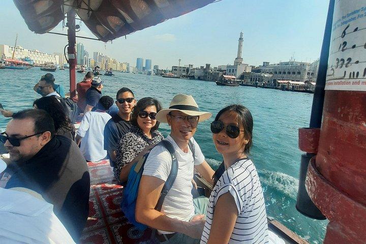 Découvrez la vieille ville de Dubaï, les souks, la cuisine de rue, la culture et l'histoire