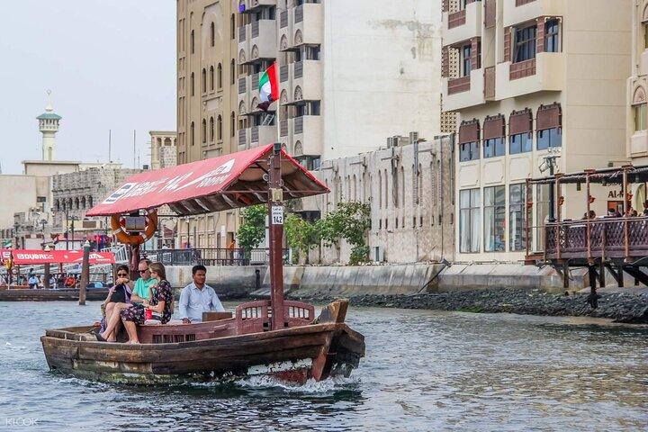 Découvrir le Vieux Dubaï : Visite privée d'une demi-journée de Souks & Creek