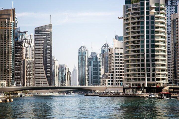 Visite privée d'Abu Dhabi à Dubaï avec un arrêt de 6 heures