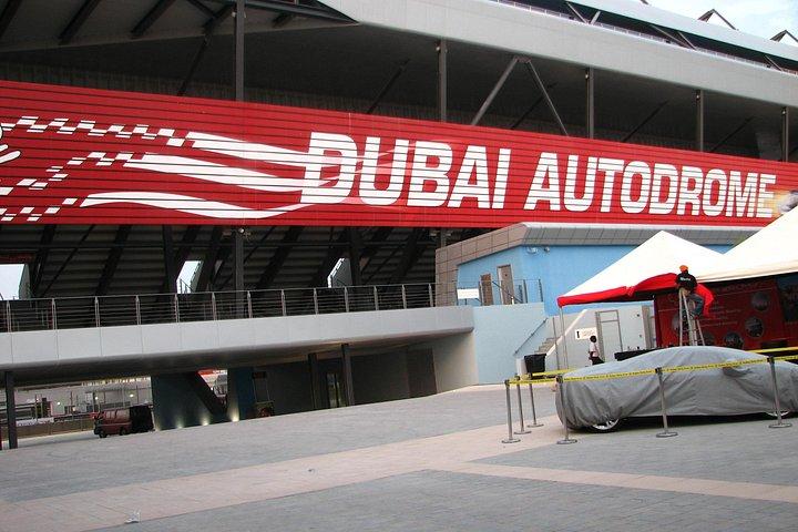 Observatoire Dubai Sky Views, autodrome et dîner dans le ciel