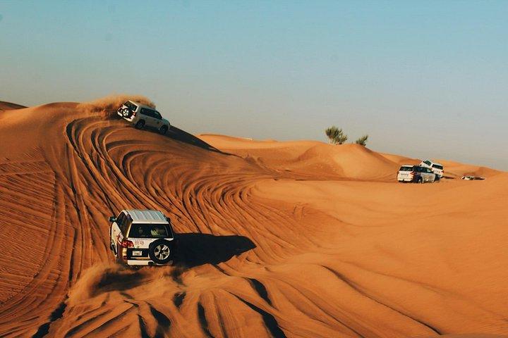 Expérience VIP privée Desert Safari en 4x4 Land Cruiser à Dubaï
