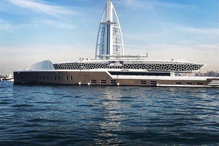 Dîner-croisière sur un méga yacht de luxe Lotus