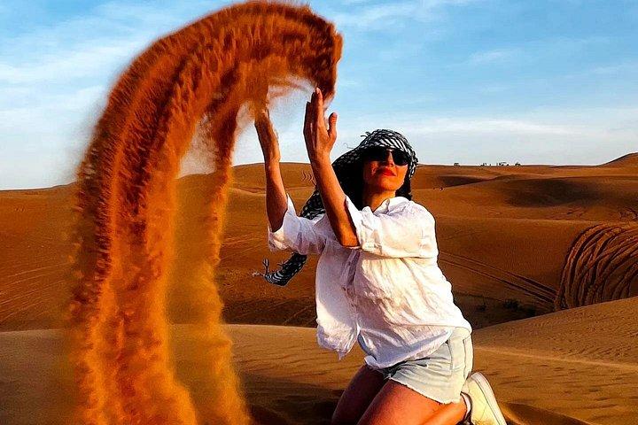 Safari matinal dans le désert à Dubaï avec quad et balade à dos de chameau