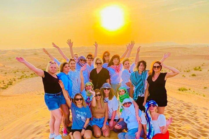 Safari matinal dans le désert de Dubaï avec balade à dos de chameau et sandboard